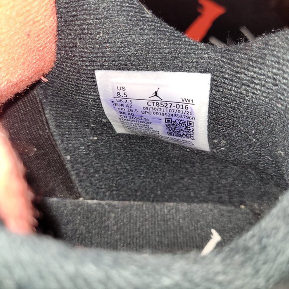 Size 8.5 - Jordan 4 Retro Mid Red Thunder - Picture 6 of 6